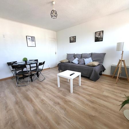 St-Quentin-En-Yvelines Plusieurs Appartements Avec Parking 特拉普 外观 照片