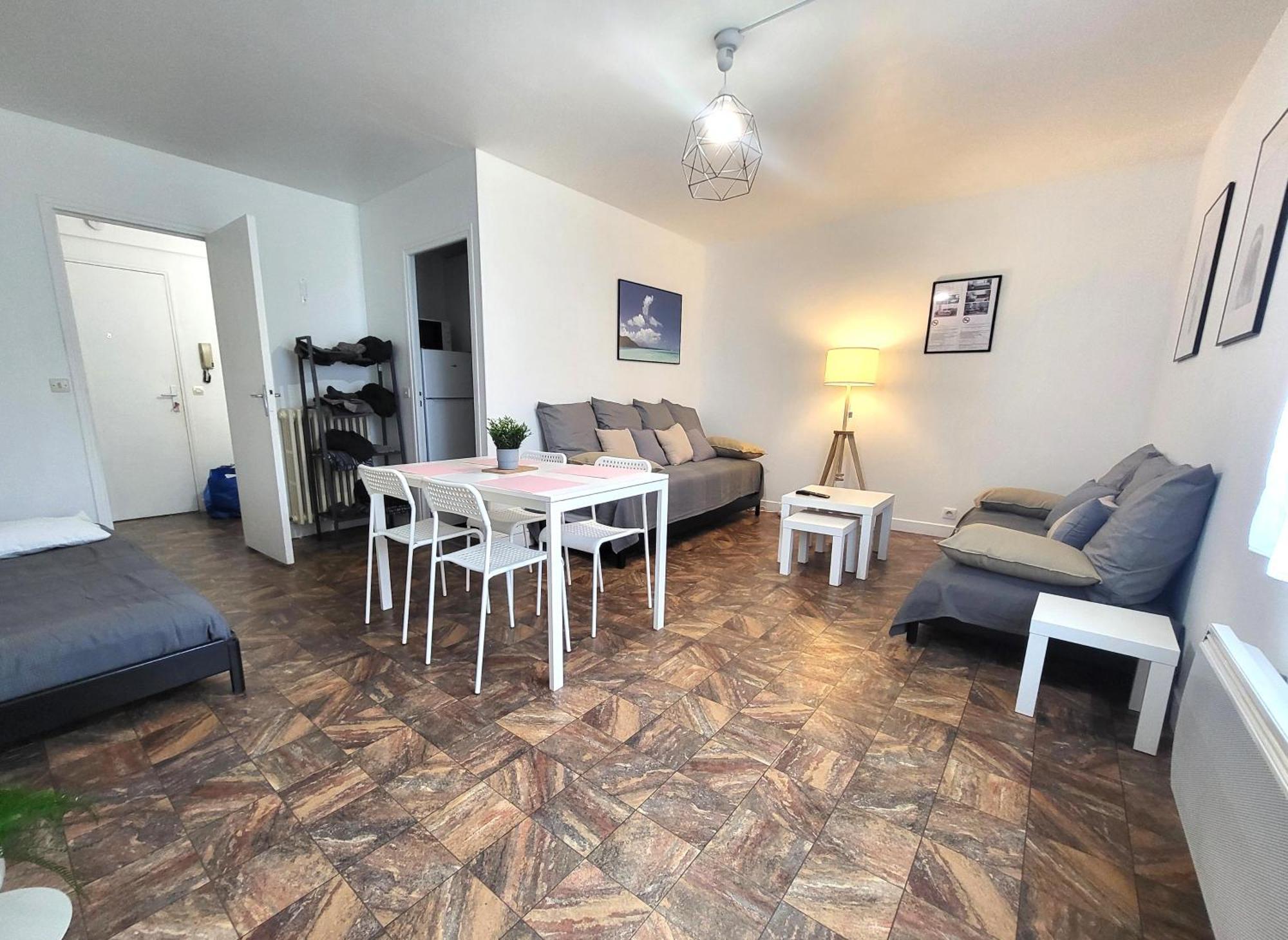 St-Quentin-En-Yvelines Plusieurs Appartements Avec Parking 特拉普 外观 照片