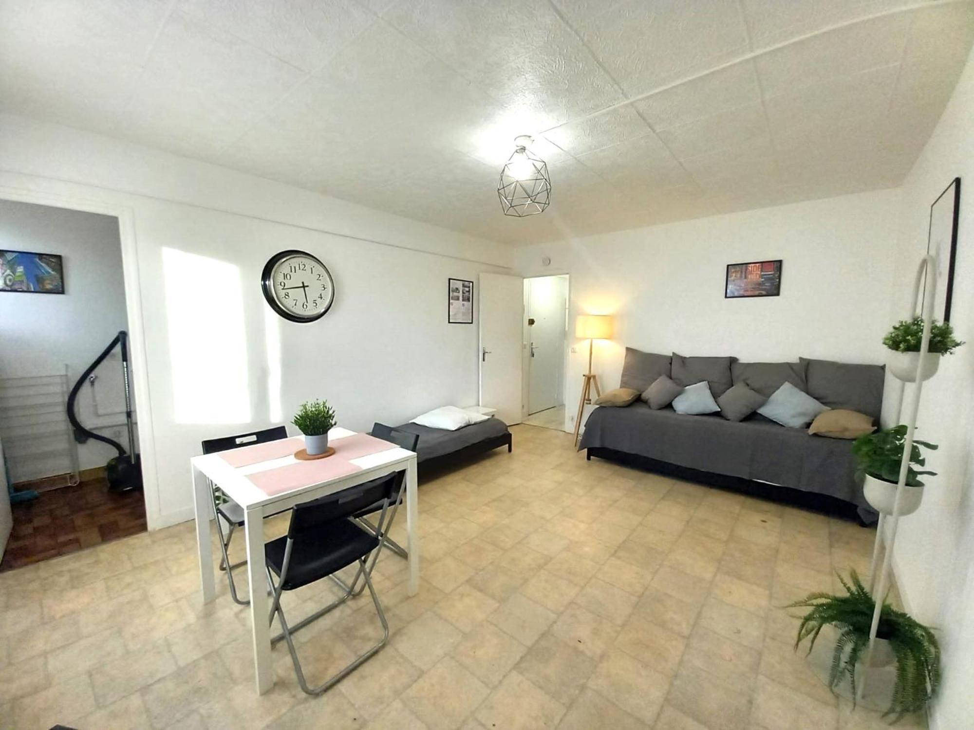 St-Quentin-En-Yvelines Plusieurs Appartements Avec Parking 特拉普 外观 照片