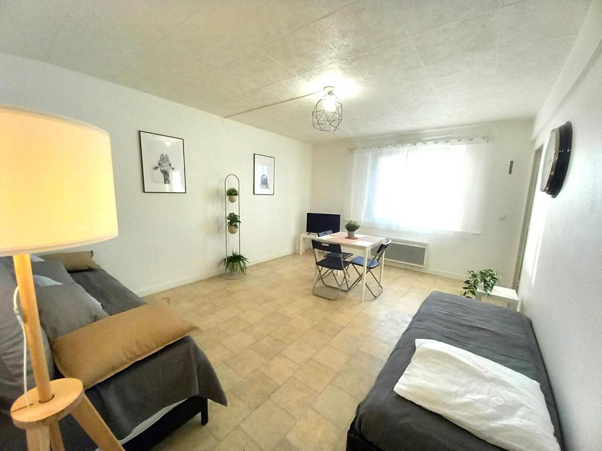 St-Quentin-En-Yvelines Plusieurs Appartements Avec Parking 特拉普 外观 照片