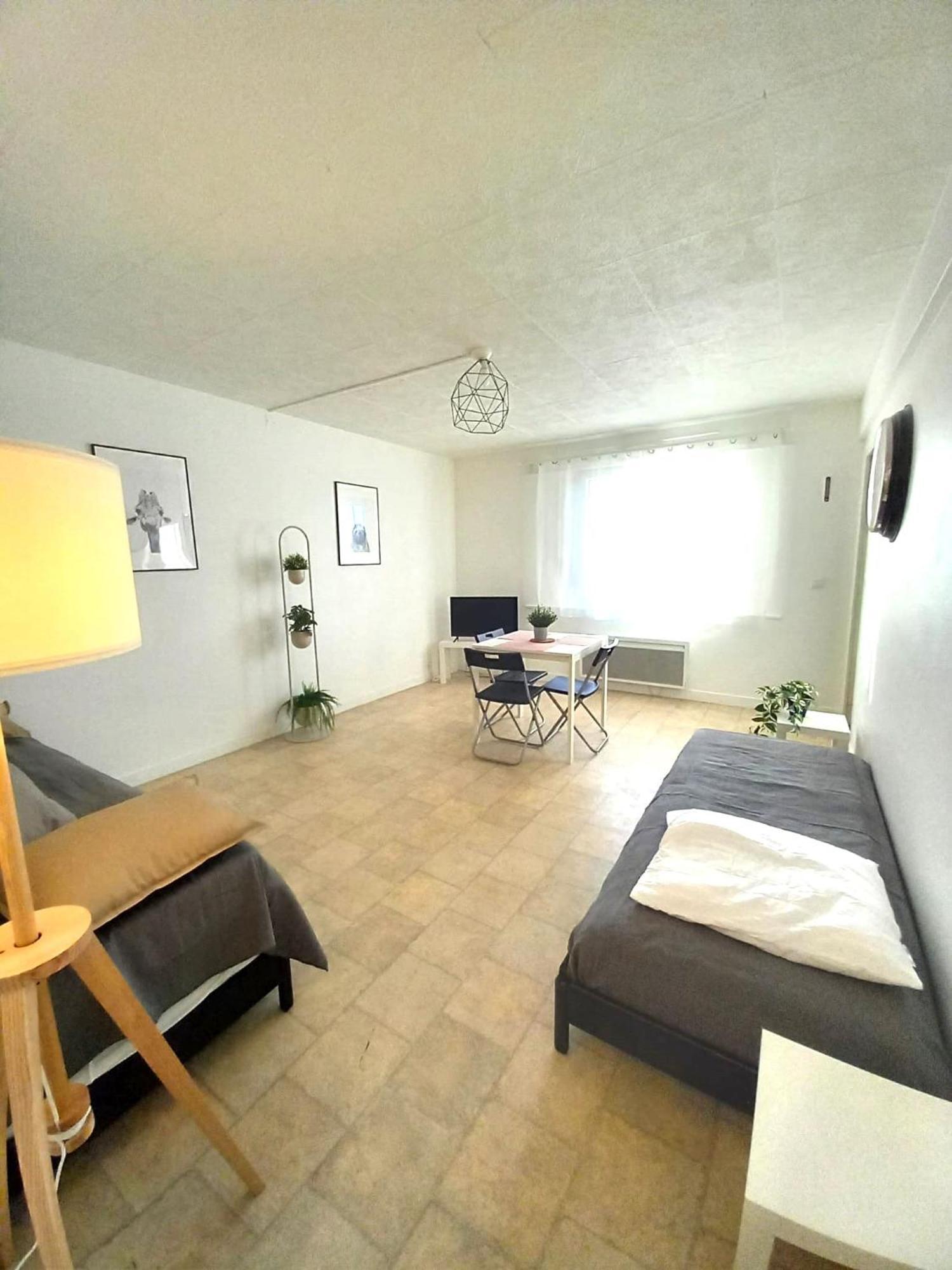 St-Quentin-En-Yvelines Plusieurs Appartements Avec Parking 特拉普 客房 照片